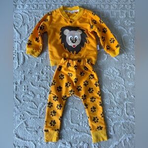 Baby clothes 6-9 months